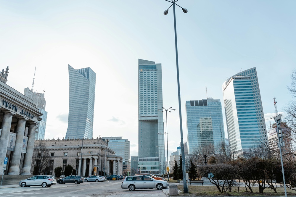 Legal coordination and document review for foreign property buyers in Warsaw