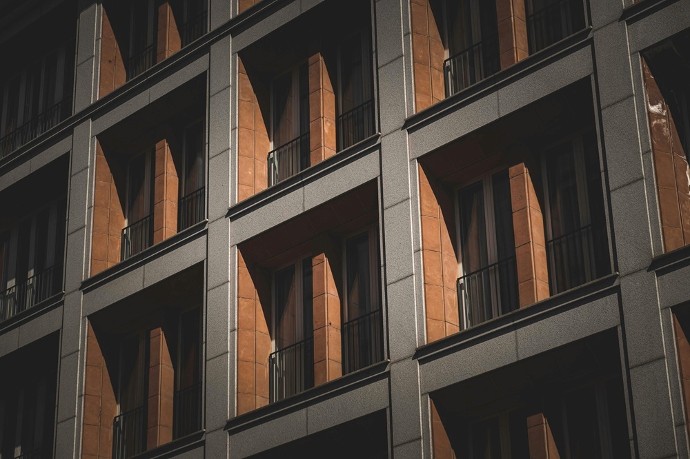 Modern Warsaw urban environment — location quality for new-build apartment investment