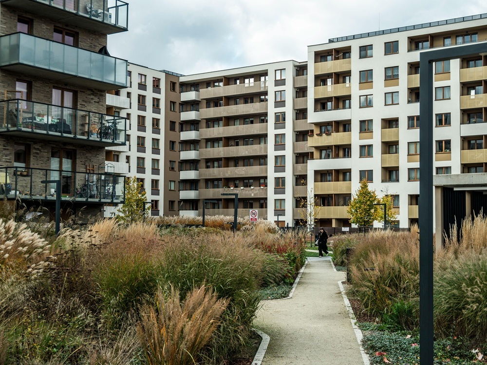 New-build apartments in Warsaw — modern residential development on the primary market