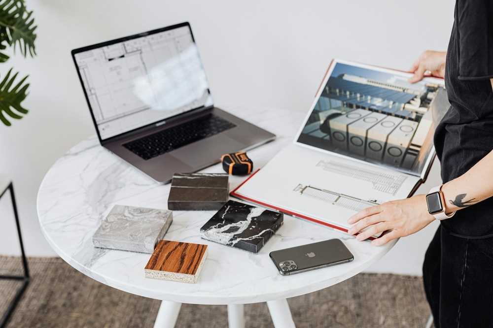 Documents and legal coordination for a Warsaw property purchase — contract sequence and title review