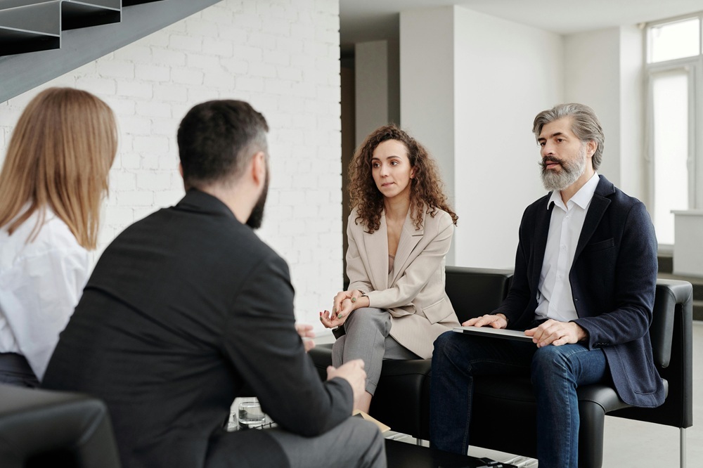 Advisory support and documentation review for foreign buyers purchasing in Warsaw