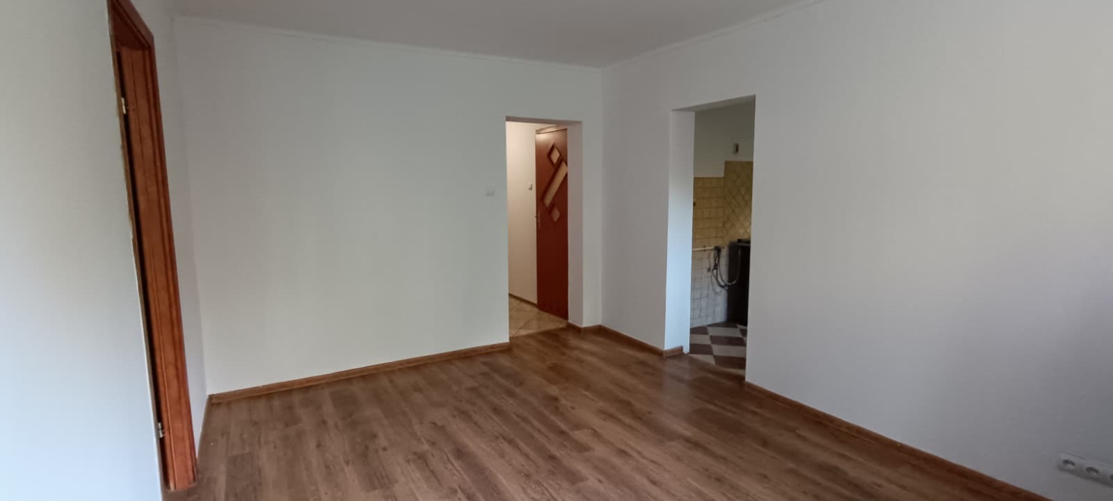 Photo from the Aleja Niepodległości apartment before renovation (2 of 10)