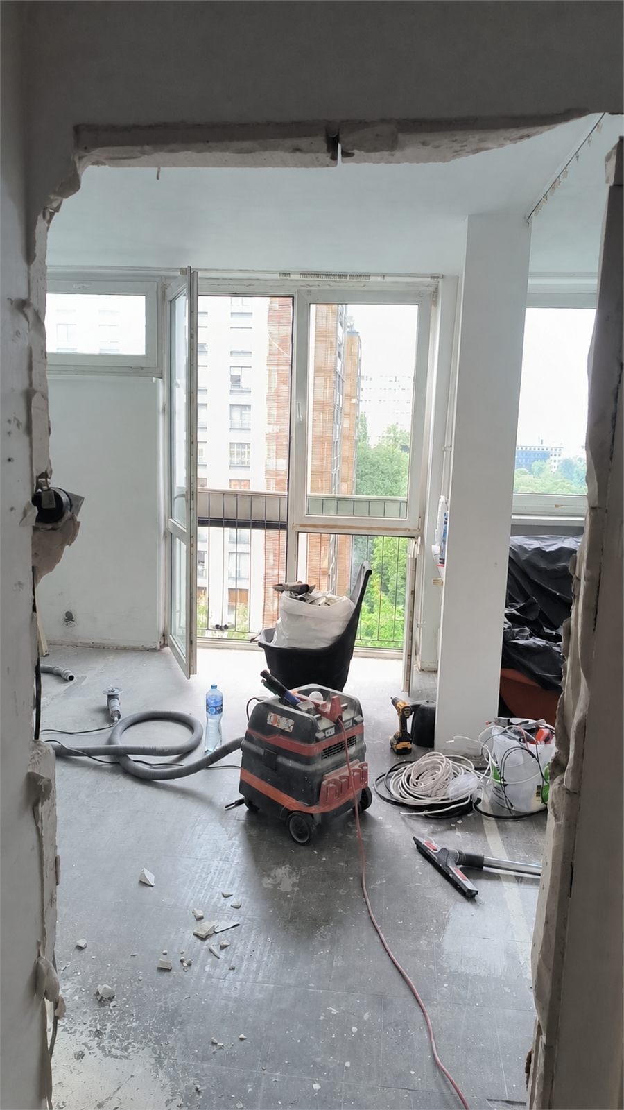 Graniczna Street apartment before renovation (5 of 9)