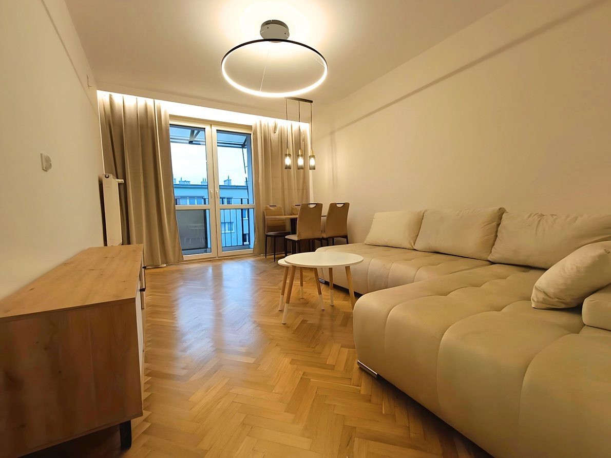 Hallway after renovation with made-to-measure built-in wardrobe