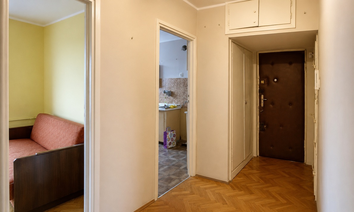 Room with old furniture before renovation works started