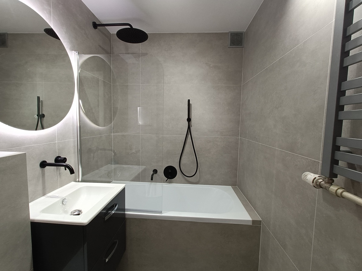 Interior finish after renovation — equipment details in the Wola apartment