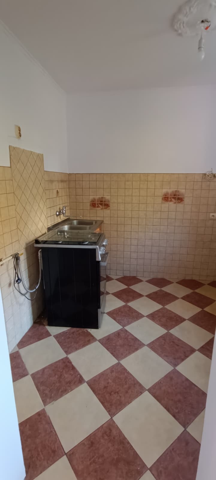 Photo from the Aleja Niepodległości apartment before renovation (9 of 10)