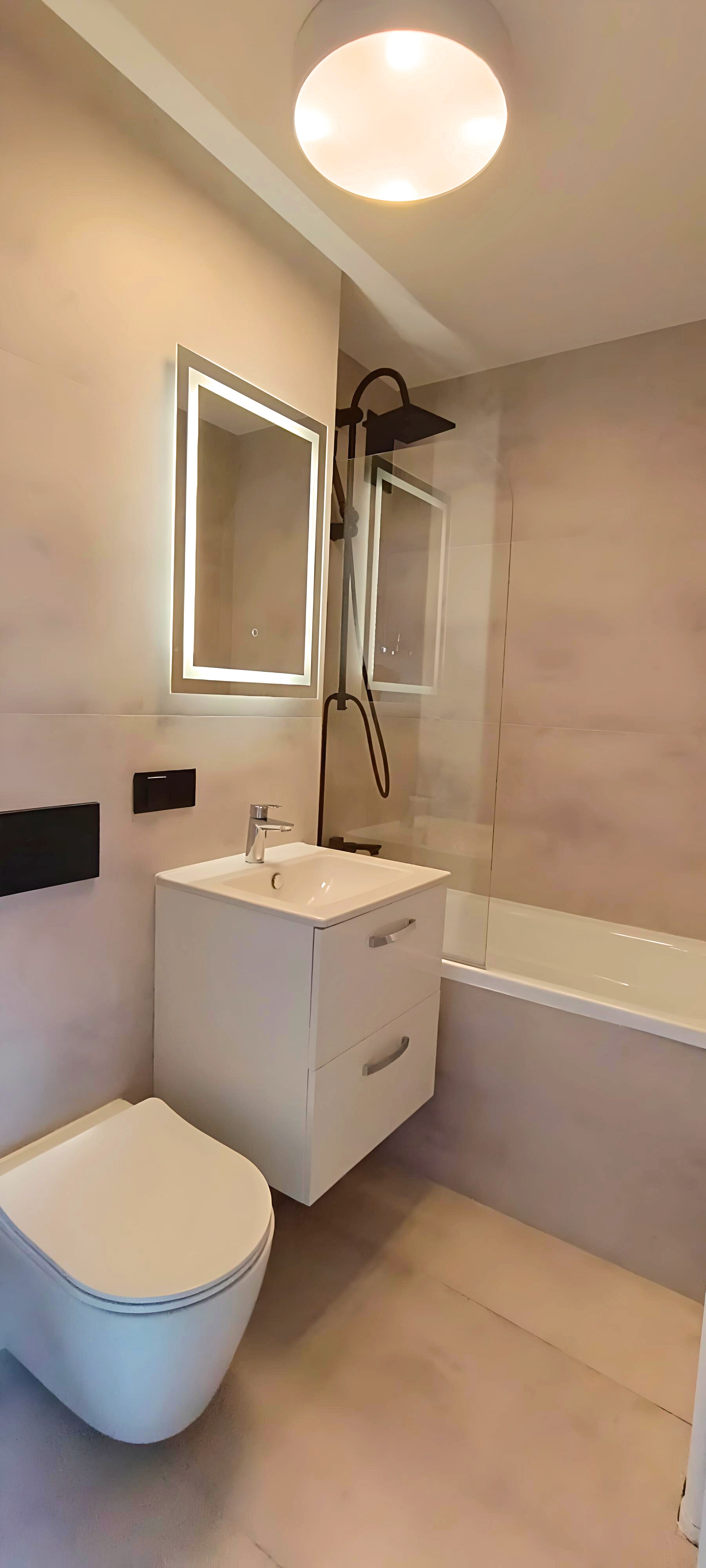 Photo from the Chłodna Street apartment after renovation (8 of 8)