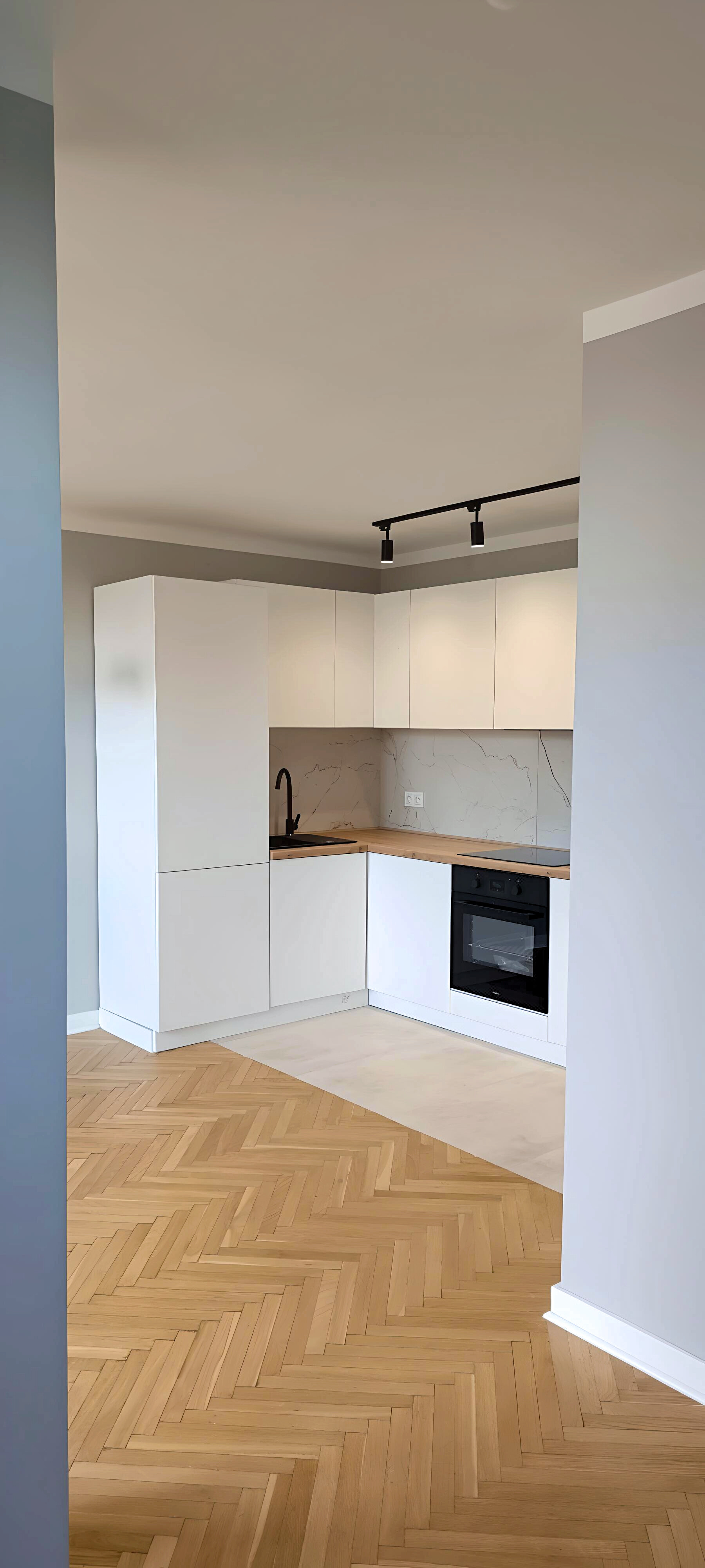 Photo from the Chłodna Street apartment after renovation (5 of 8)