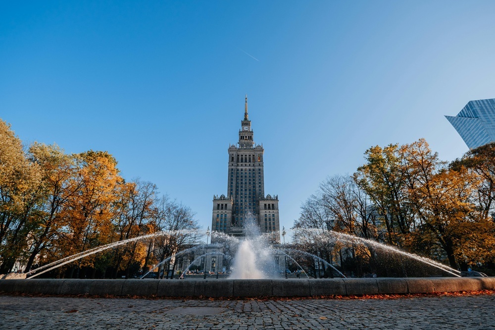 Premium micro-location quality in Śródmieście — Warsaw central district street analysis