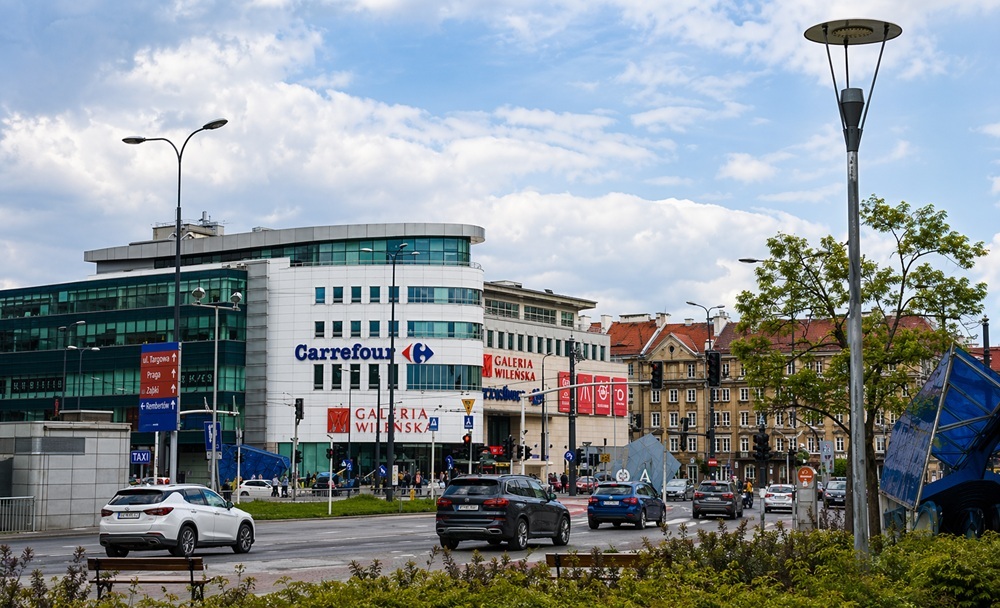 Praga residential and cultural neighbourhood — gentrification and urban regeneration