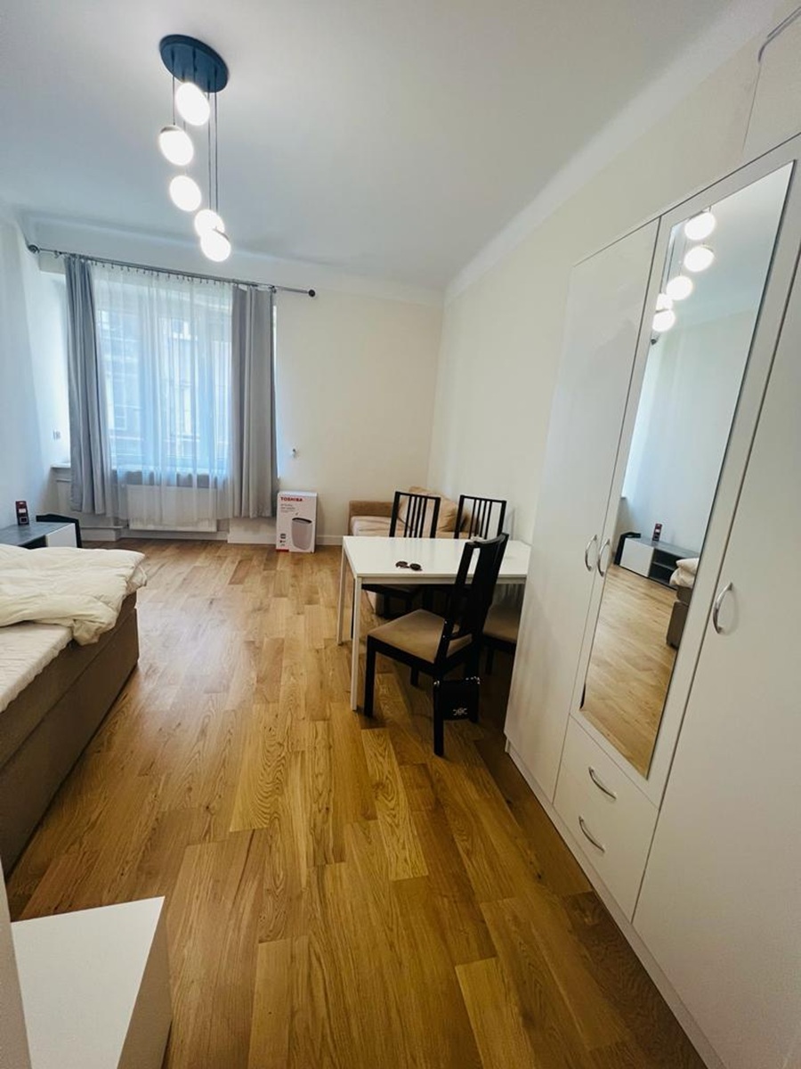 Photo from the studio apartment on Aleje Jerozolimskie (2 of 8)
