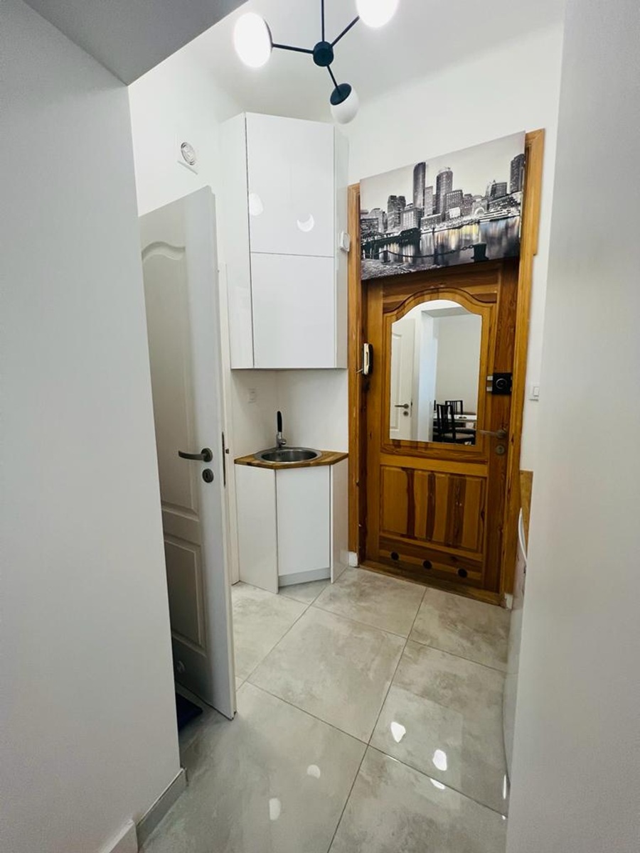 Photo from the studio apartment on Aleje Jerozolimskie (6 of 8)