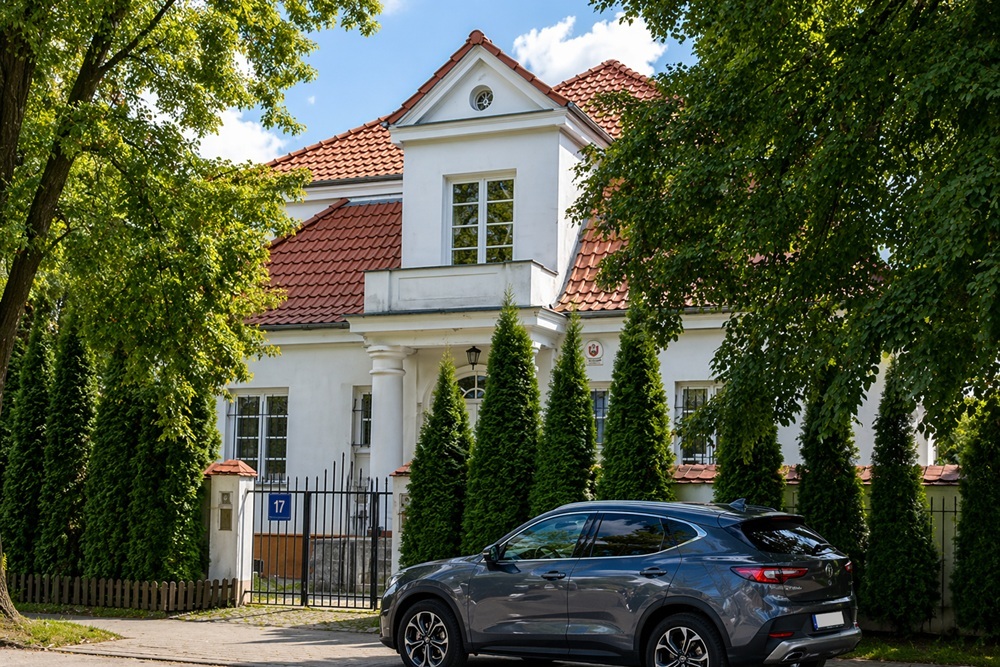 Żoliborz Warsaw — premium residential street quality and lifestyle character