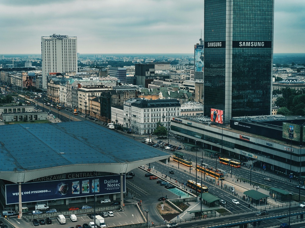 Central Warsaw Śródmieście urban street atmosphere and architectural quality