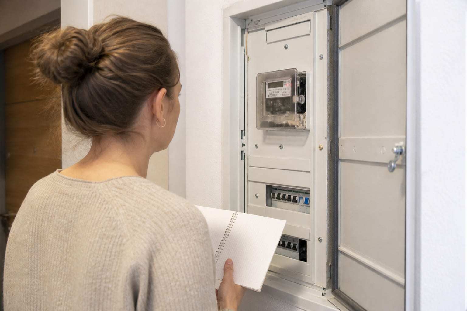 Sprawdzanie licznika energii elektrycznej